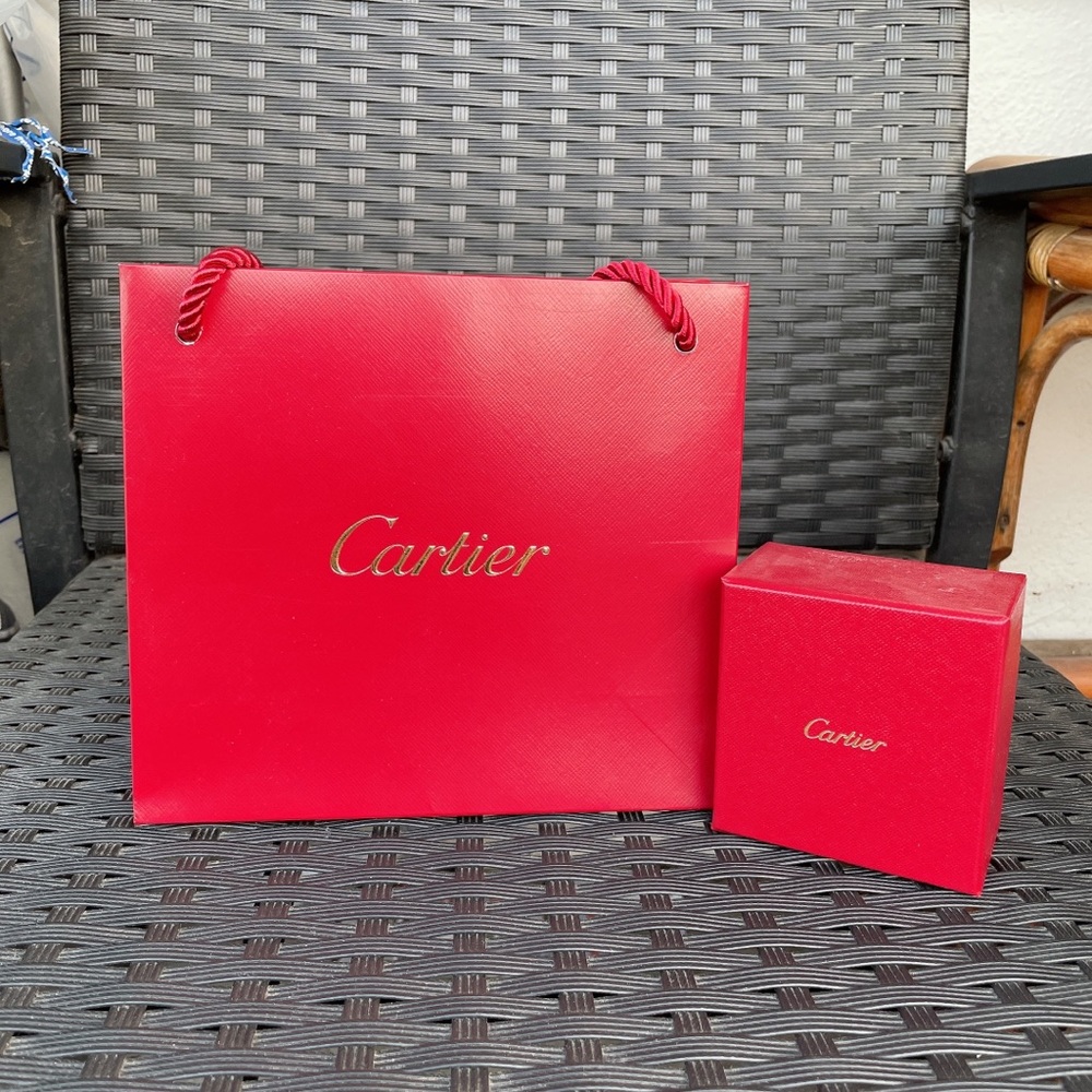 🌷SOLD🌷Cartier shopping bag and box